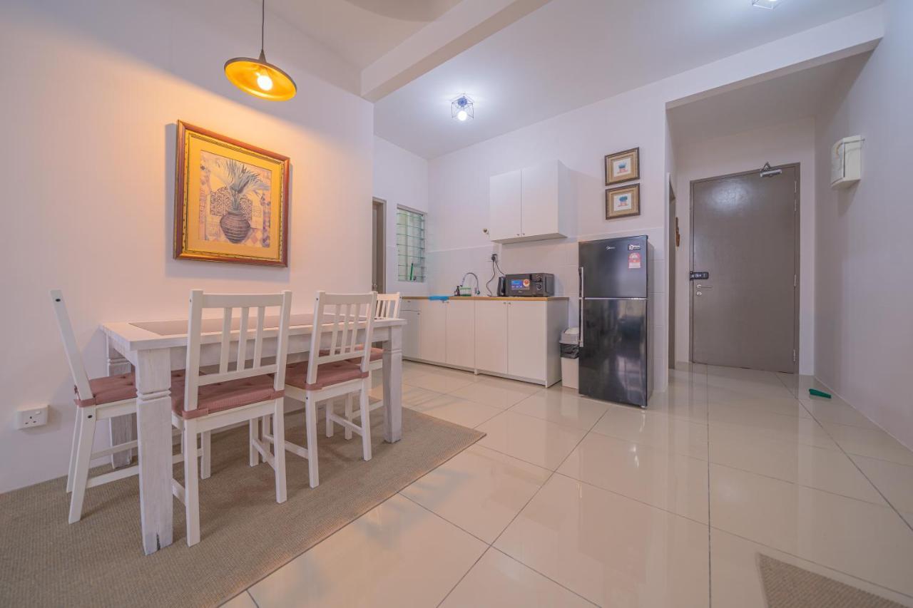 Zen 3-bedroom W Pool 6 Pax - Semarak Apartment Kuala Lumpur
